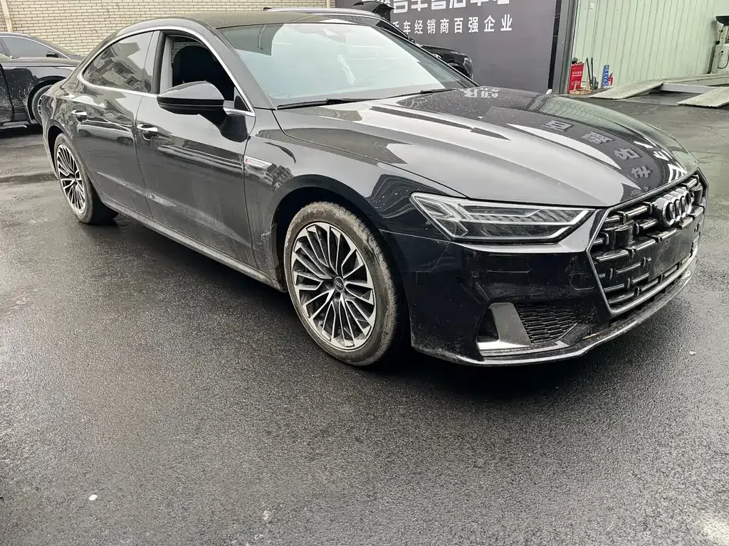 Audi A7L 2022 из CN, фото 6