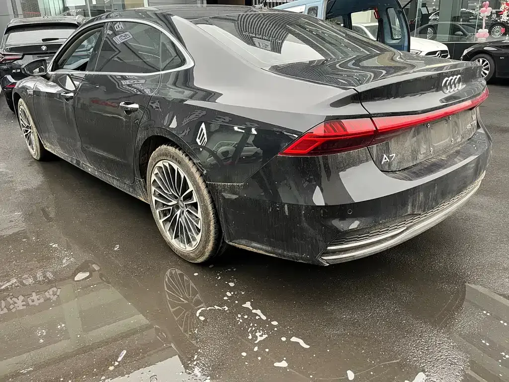 Audi A7L 2022 из CN, фото 10