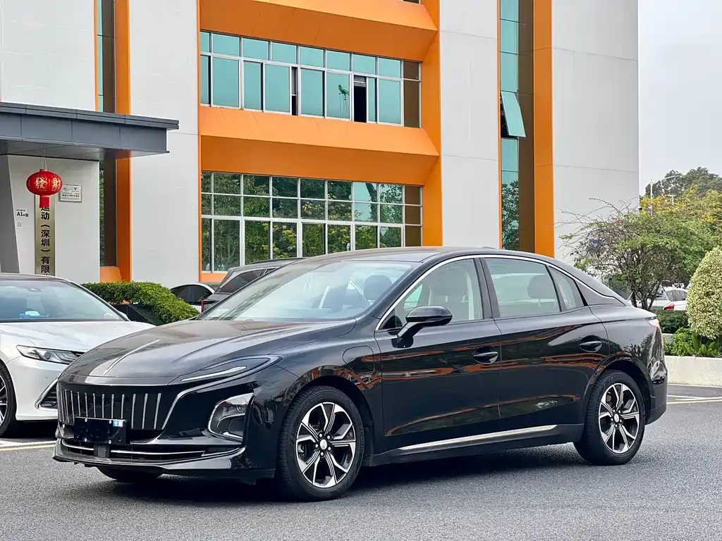Hongqi E-QM5 — фото 1