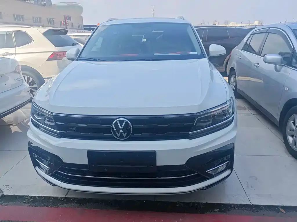 Volkswagen Tiguan L 2021 из CN, фото 9