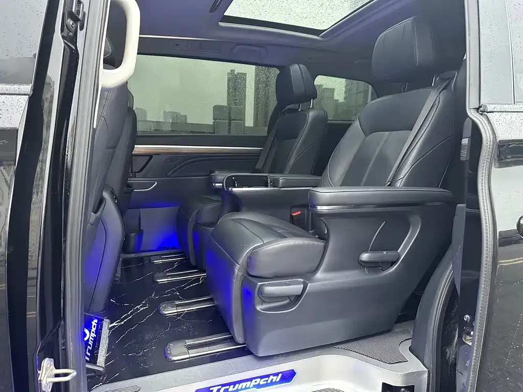 GAC Motor Trumpchi M8 — фото 10