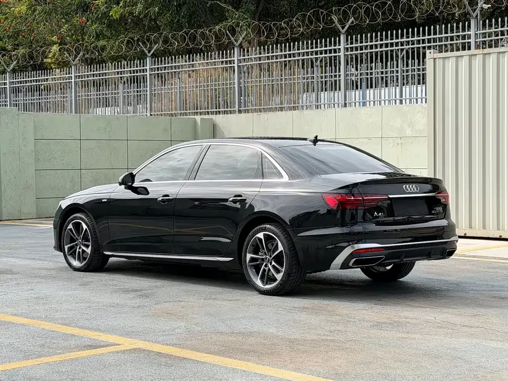 Audi A4L — фото 5