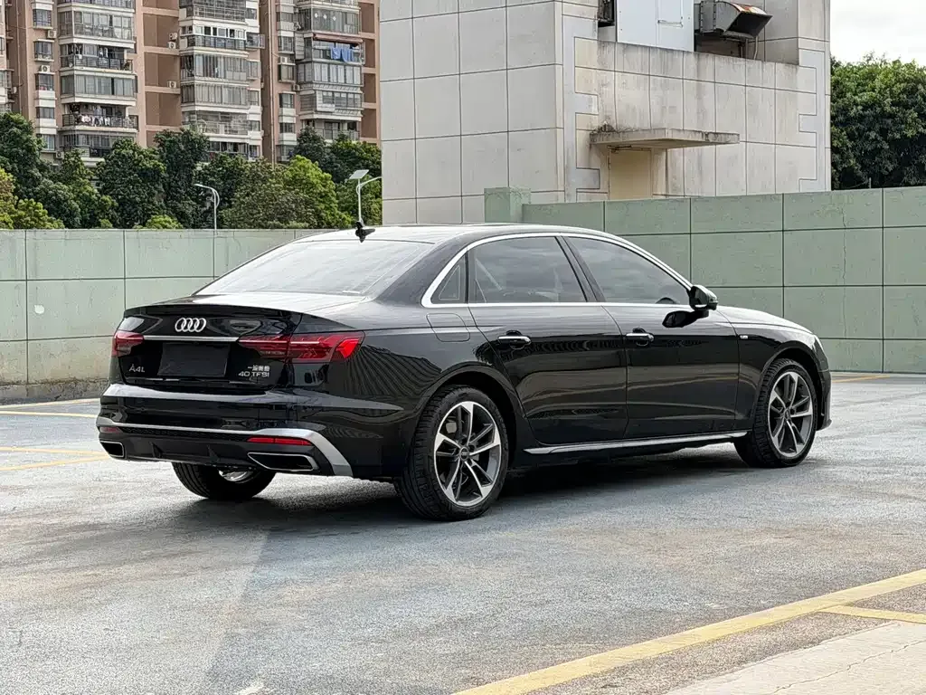 Audi A4L — фото 6