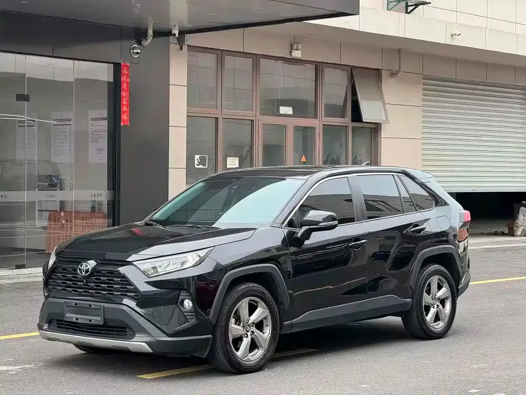 Toyota RAV4 2021 из CN, фото 1