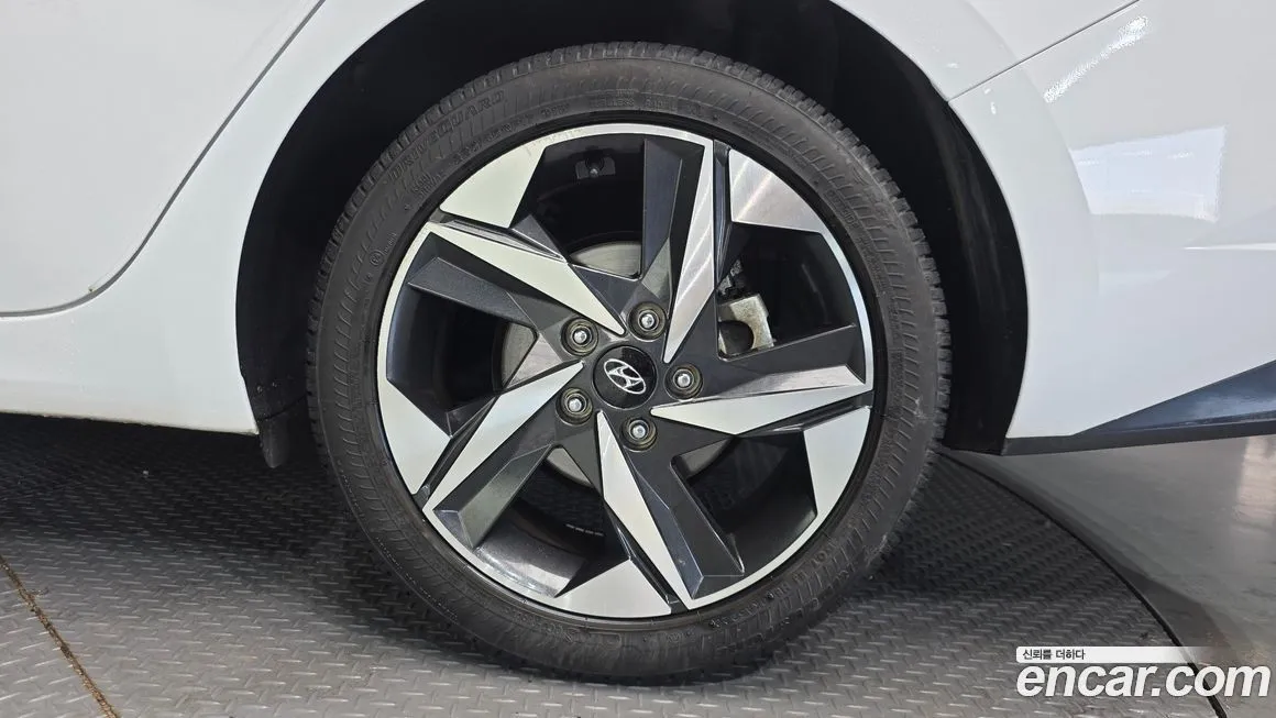 Hyundai AVANTE — фото 8