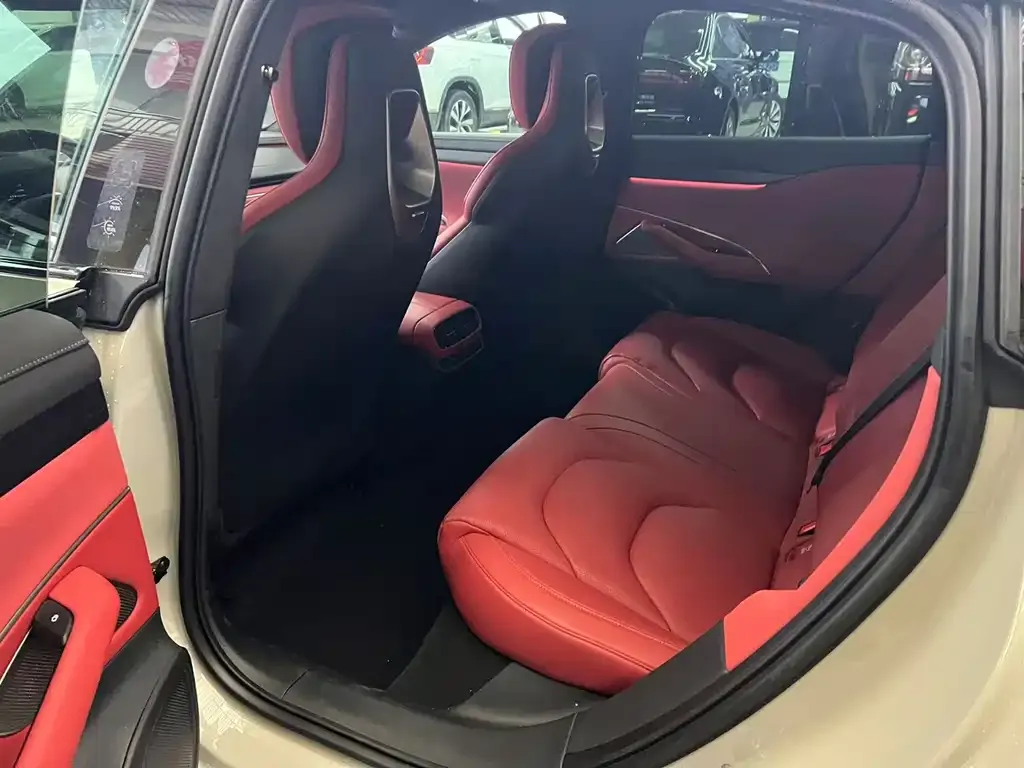 Xiaomi SU7 — фото 7