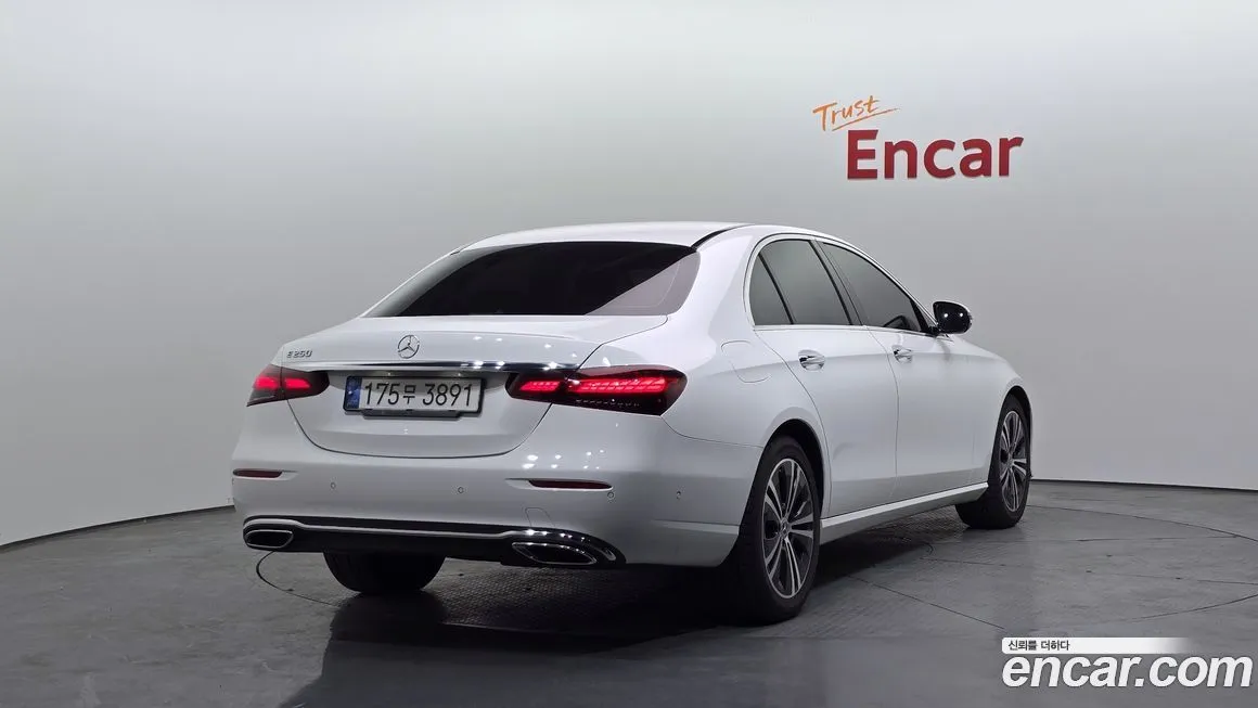 Mercedes-Benz E-Class 2021 из KR, фото 2