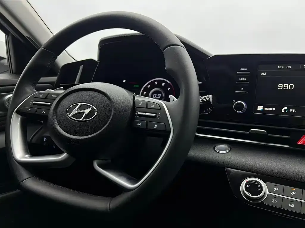 Hyundai Elantra 2023 из CN, фото 4