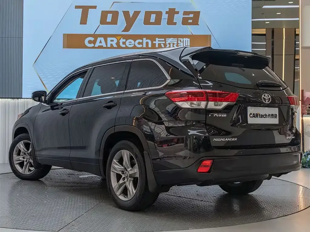Toyota Highlander — фото 5