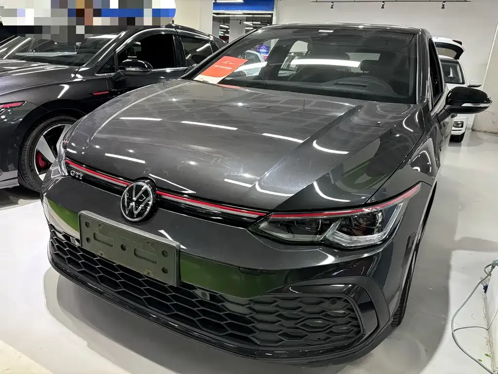 Volkswagen Golf GTI — фото 1