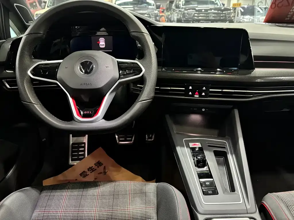 Volkswagen Golf GTI — фото 8