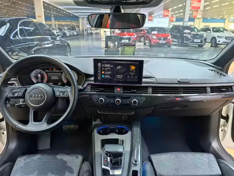 Audi A4L 2023 из CN, фото 9