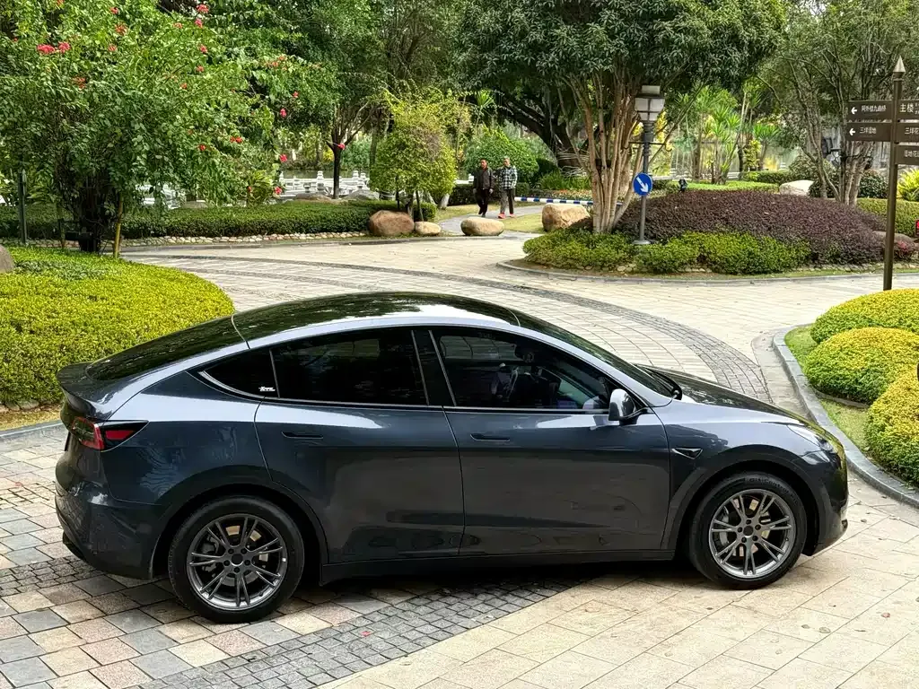 Tesla Model Y 2024 из CN, фото 8