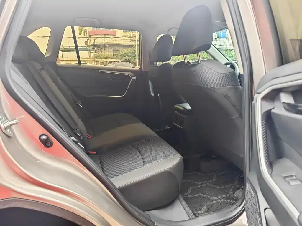 Toyota RAV4 2022 из CN, фото 5