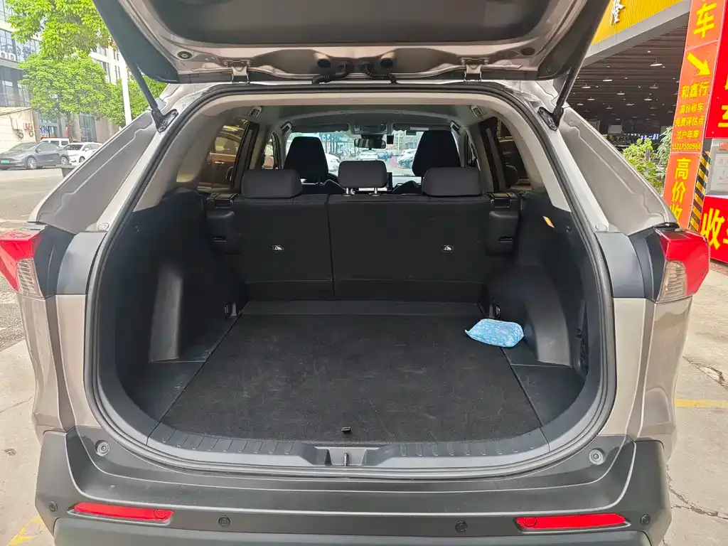 Toyota RAV4 2022 из CN, фото 10