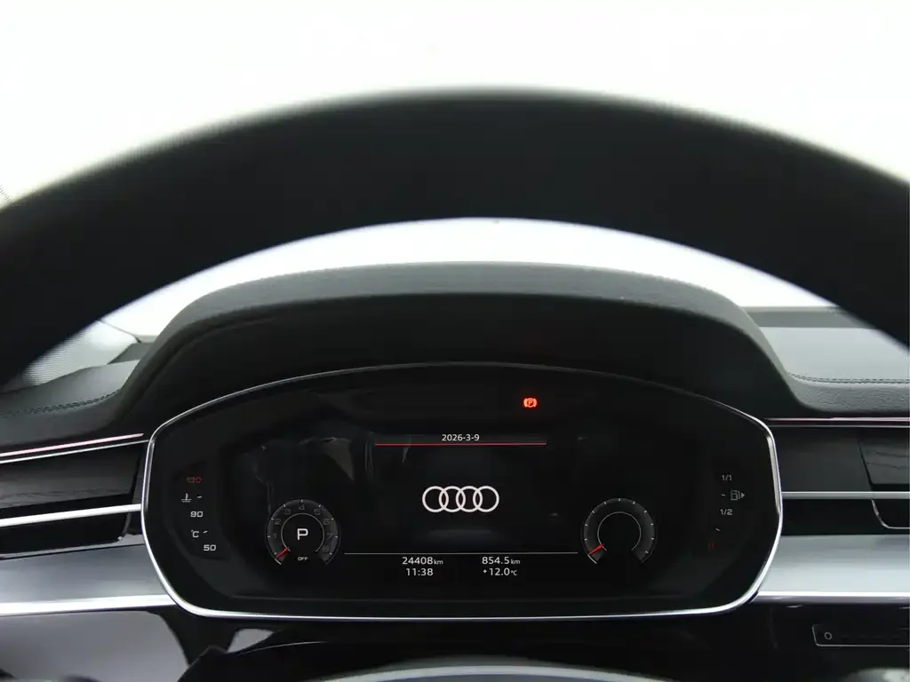 Audi A8 — фото 5