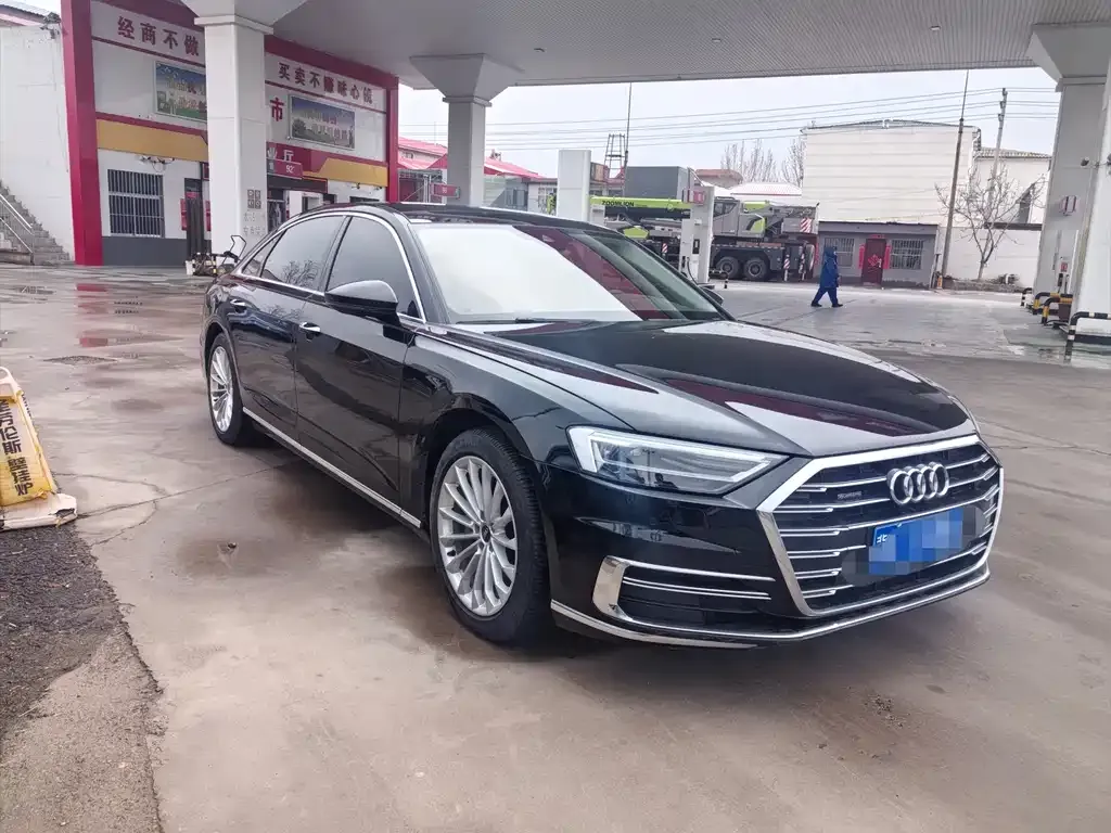 Audi A8 2021 из CN, фото 4