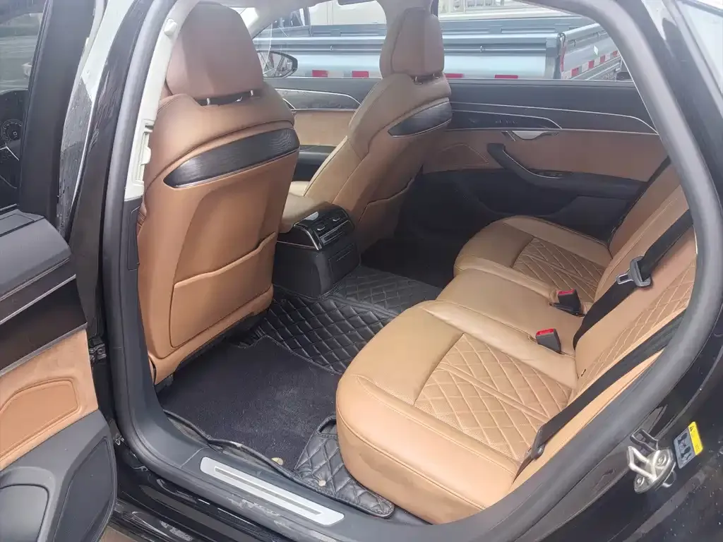 Audi A8 2021 из CN, фото 3