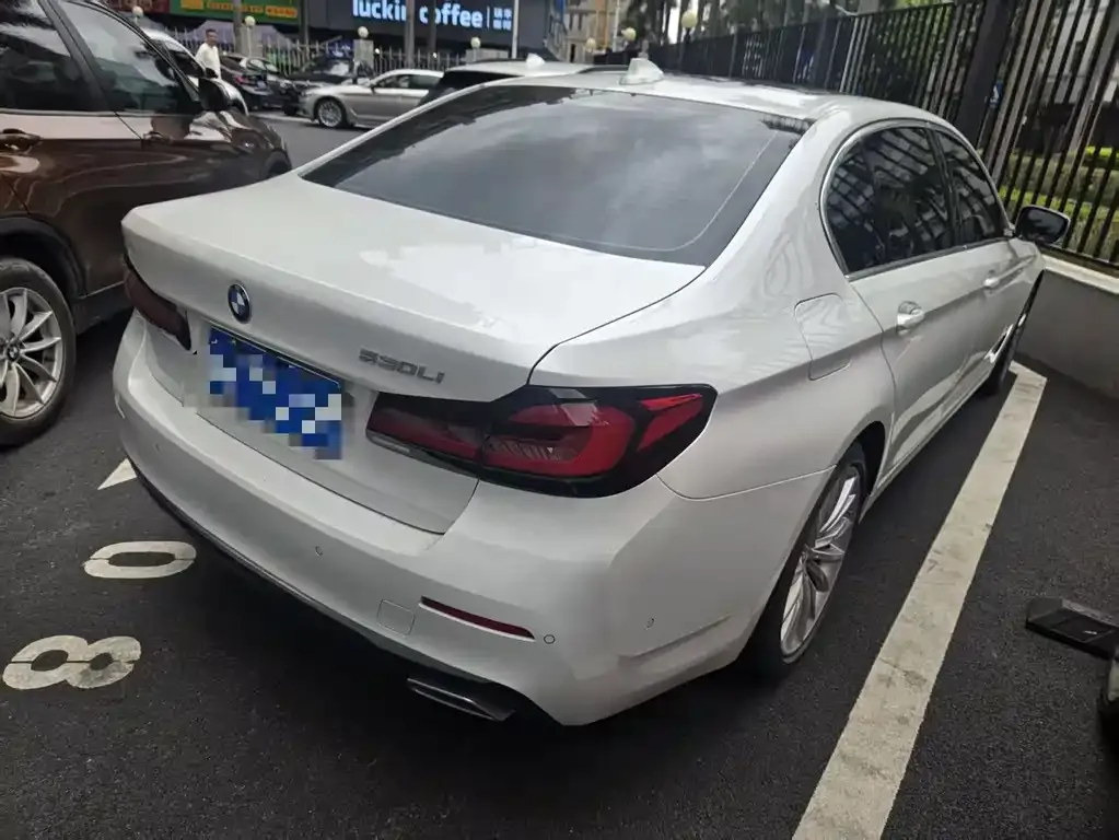 BMW 5 Series — фото 10