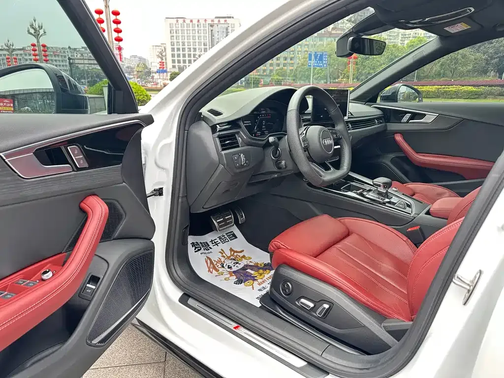 Audi A4L 2024 из CN, фото 7