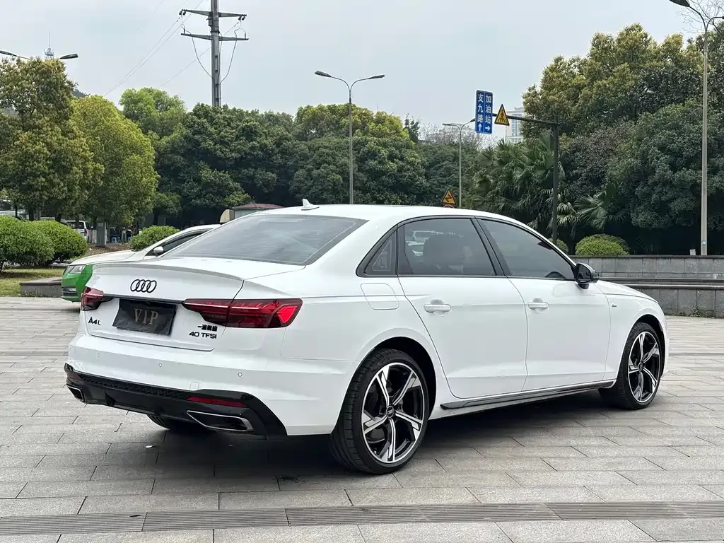 Audi A4L 2024 из CN, фото 3