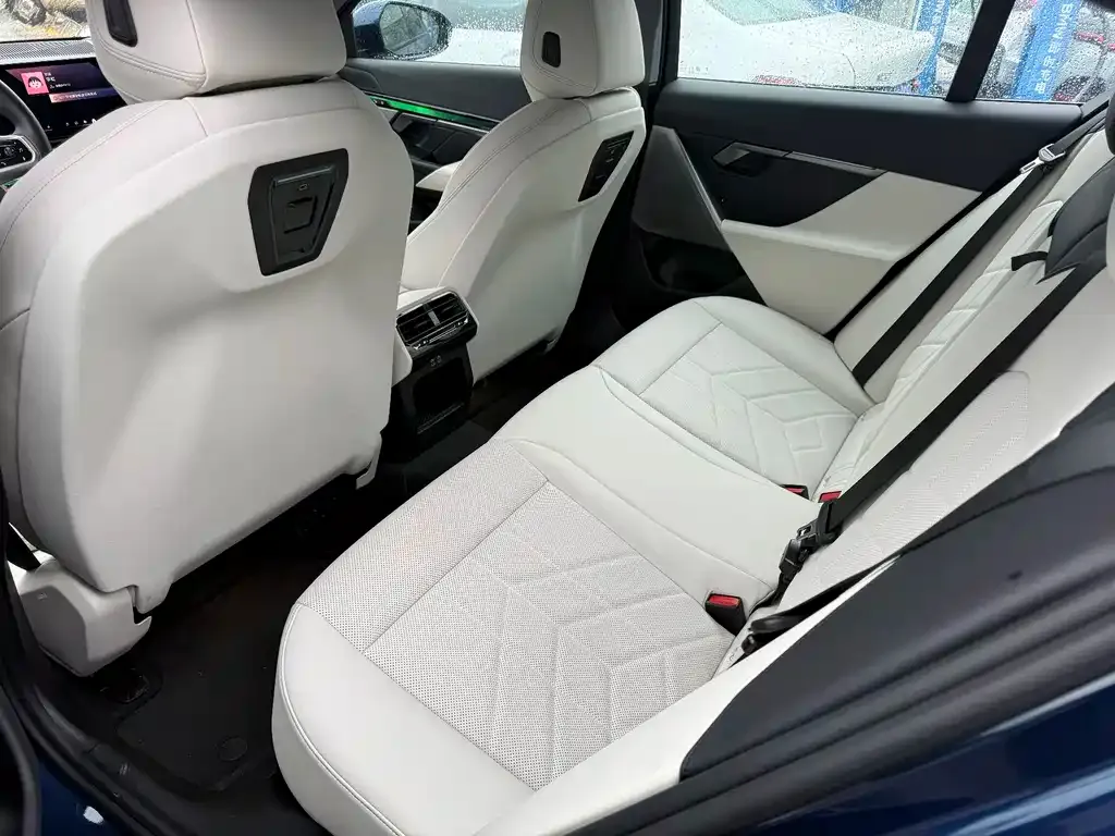 BMW 5 Series (Import) 2025 из CN, фото 3