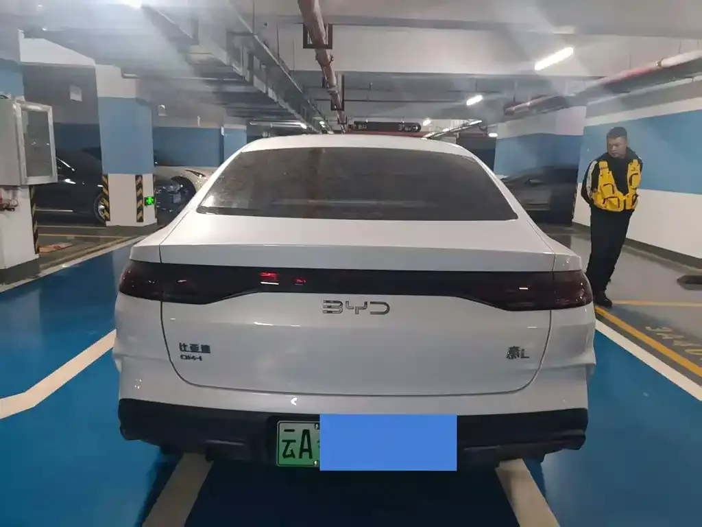 BYD Qin L — фото 7