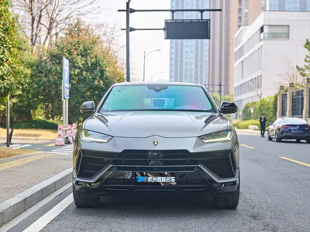 Lamborghini Urus 2024 из CN, фото 6