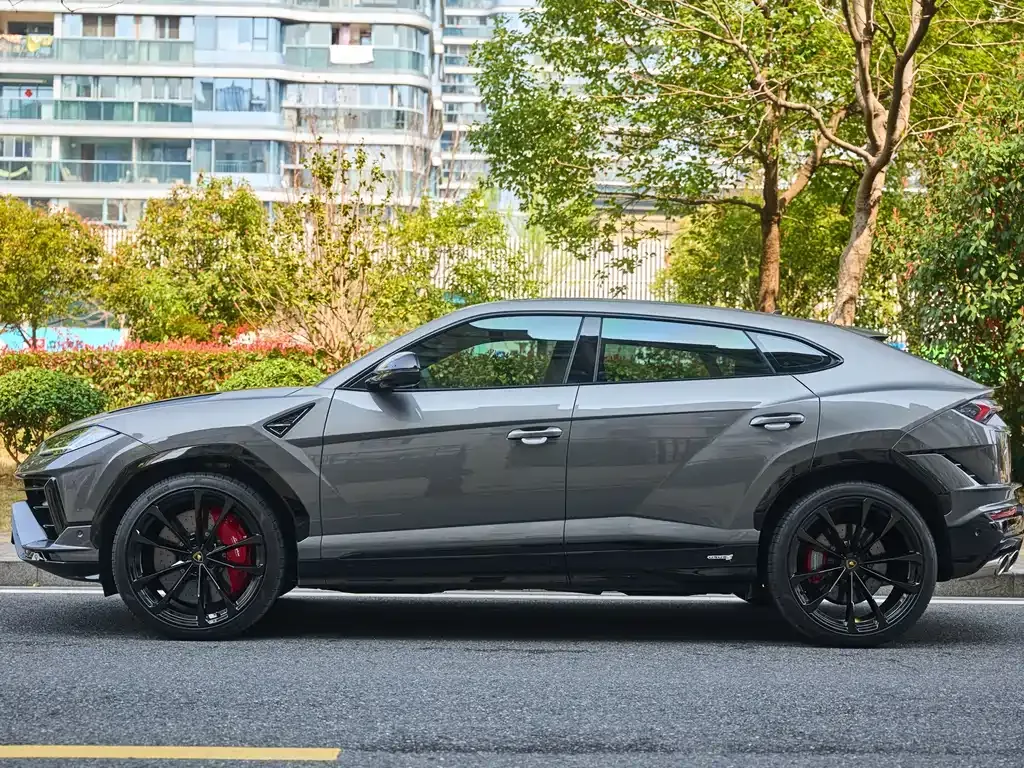 Lamborghini Urus 2024 из CN, фото 8