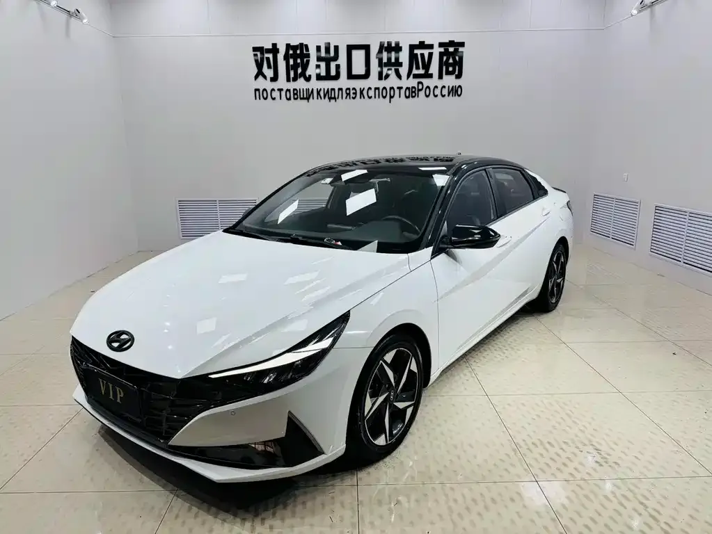 Hyundai Elantra 2023 из CN, фото 1