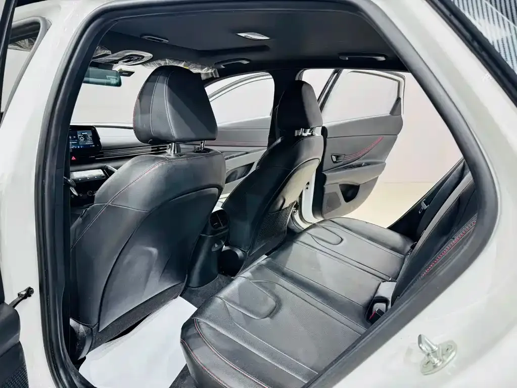 Hyundai Elantra 2023 из CN, фото 2