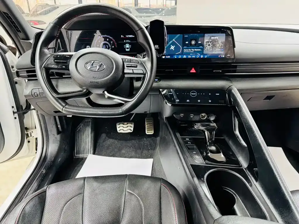 Hyundai Elantra 2023 из CN, фото 5