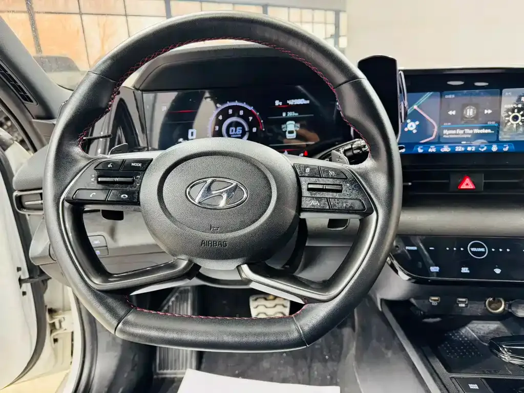 Hyundai Elantra 2023 из CN, фото 9
