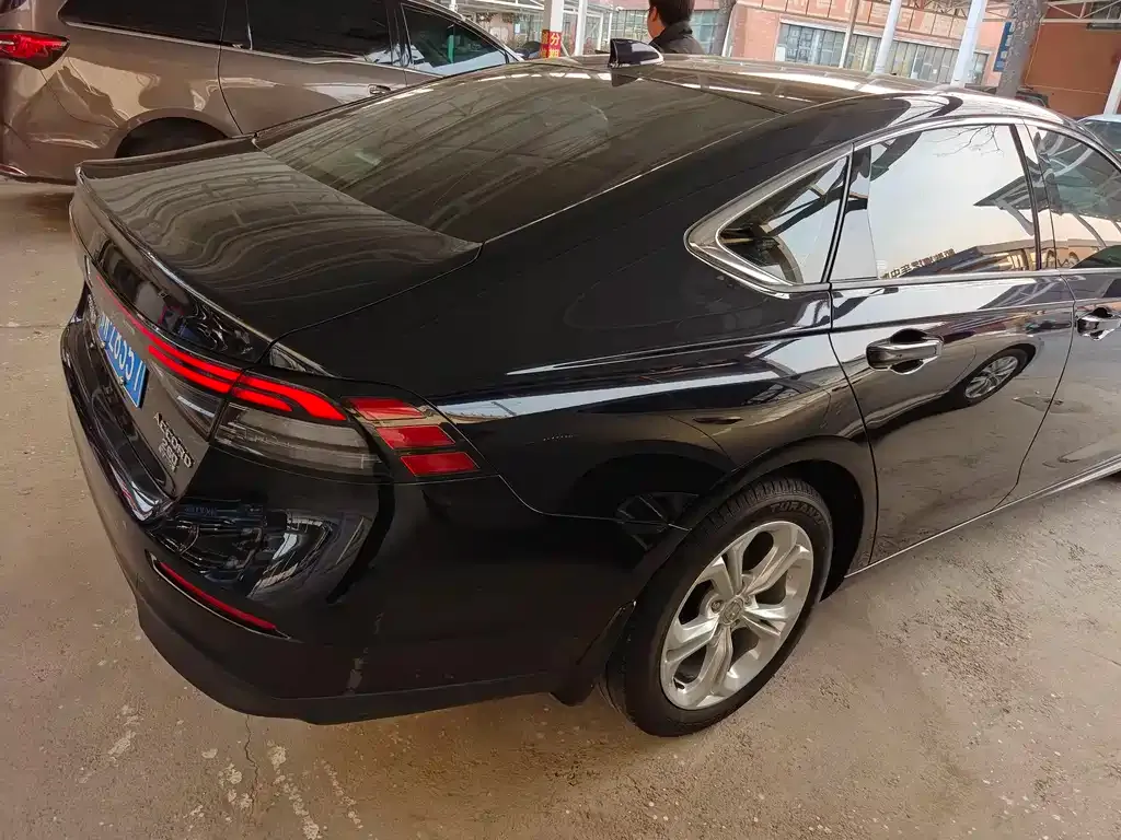 Honda Accord — фото 4