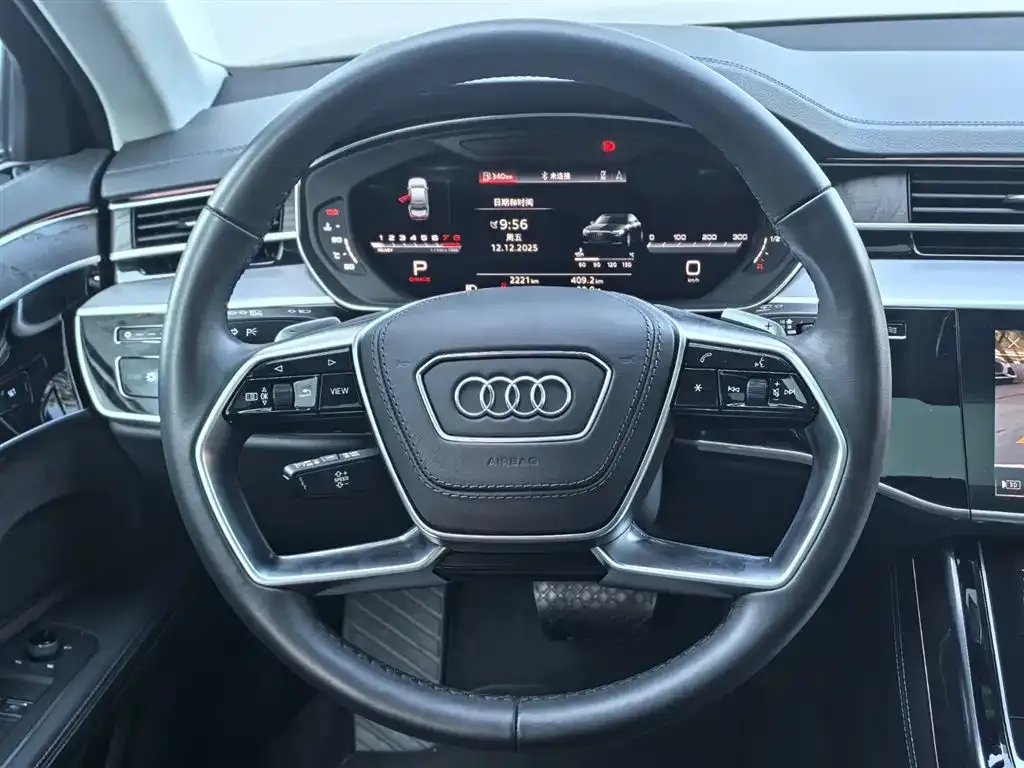 Audi A8 — фото 3