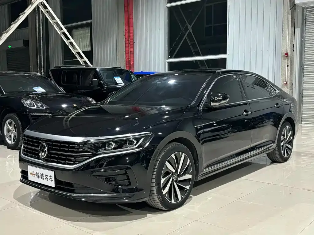 Volkswagen Passat — фото 1
