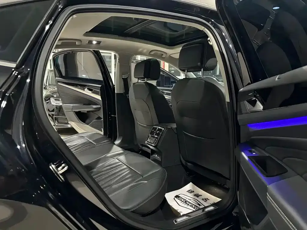 Volkswagen Passat — фото 8