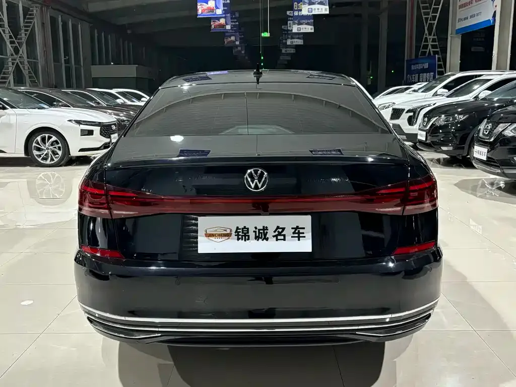 Volkswagen Passat — фото 7