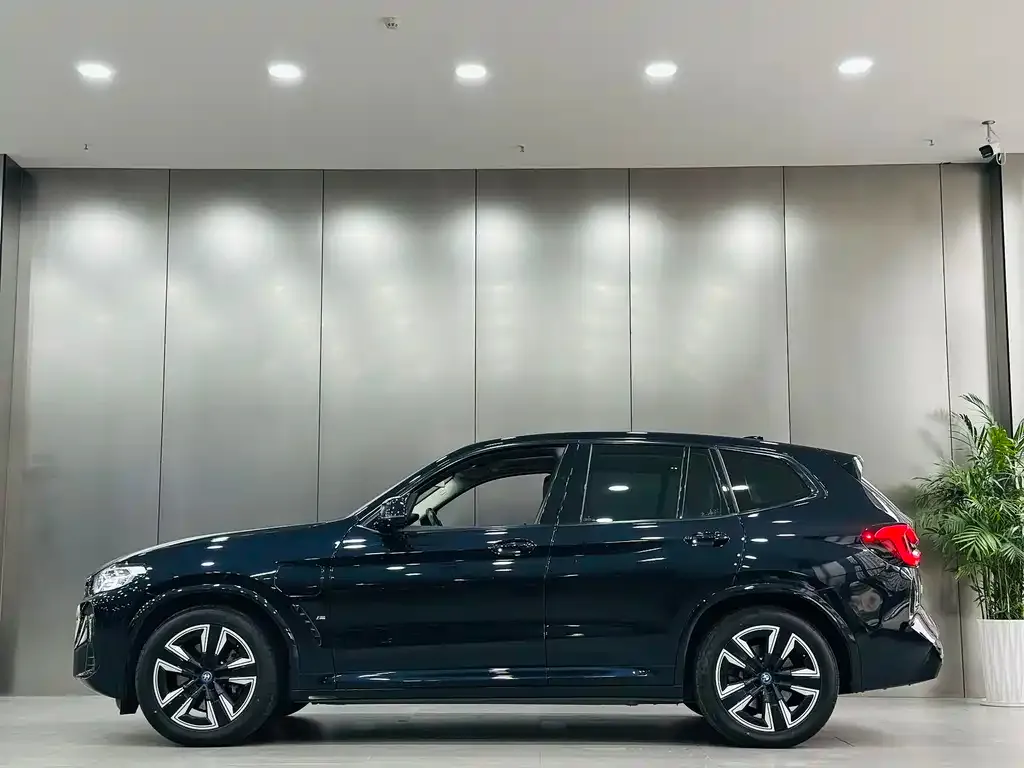 BMW iX3 2023 из CN, фото 2