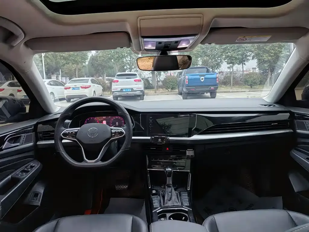 Volkswagen Passat 2023 из CN, фото 2