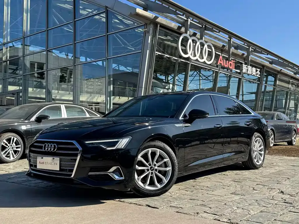 Audi A6L — фото 1