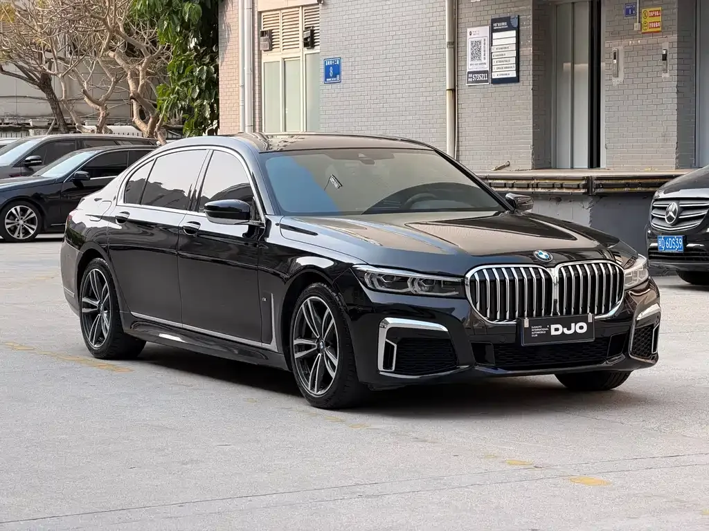 BMW 7 Series — фото 10