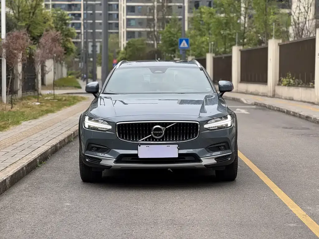 Volvo V90 2023 из CN, фото 7