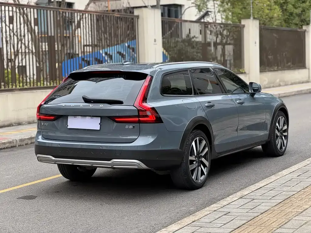 Volvo V90 2023 из CN, фото 9