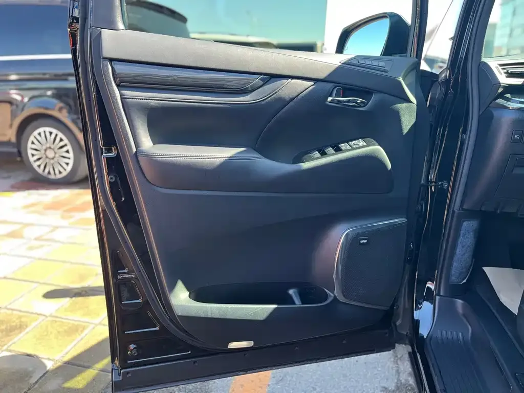 Lexus LM 2021 из CN, фото 9