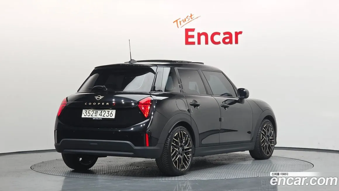 Mini Cooper 2025 из KR, фото 3
