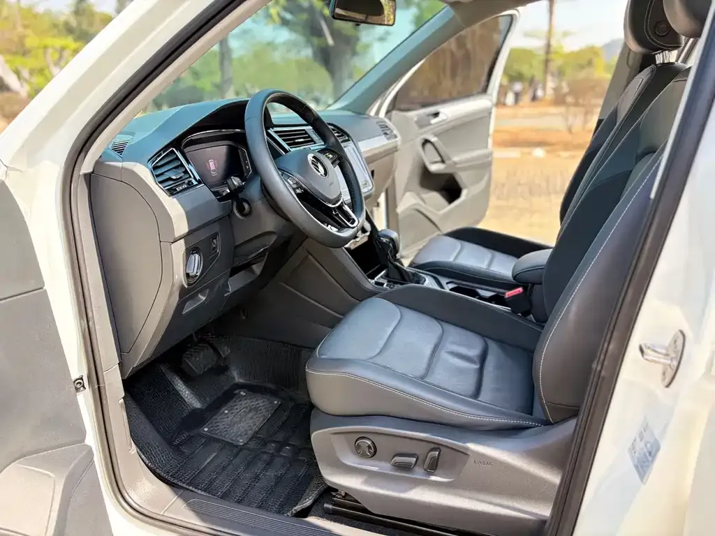 Volkswagen Tiguan L 2021 из CN, фото 2