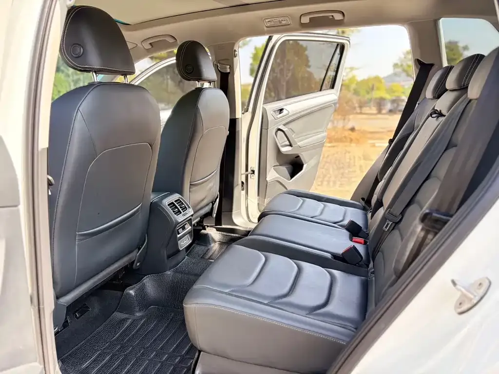 Volkswagen Tiguan L 2021 из CN, фото 9
