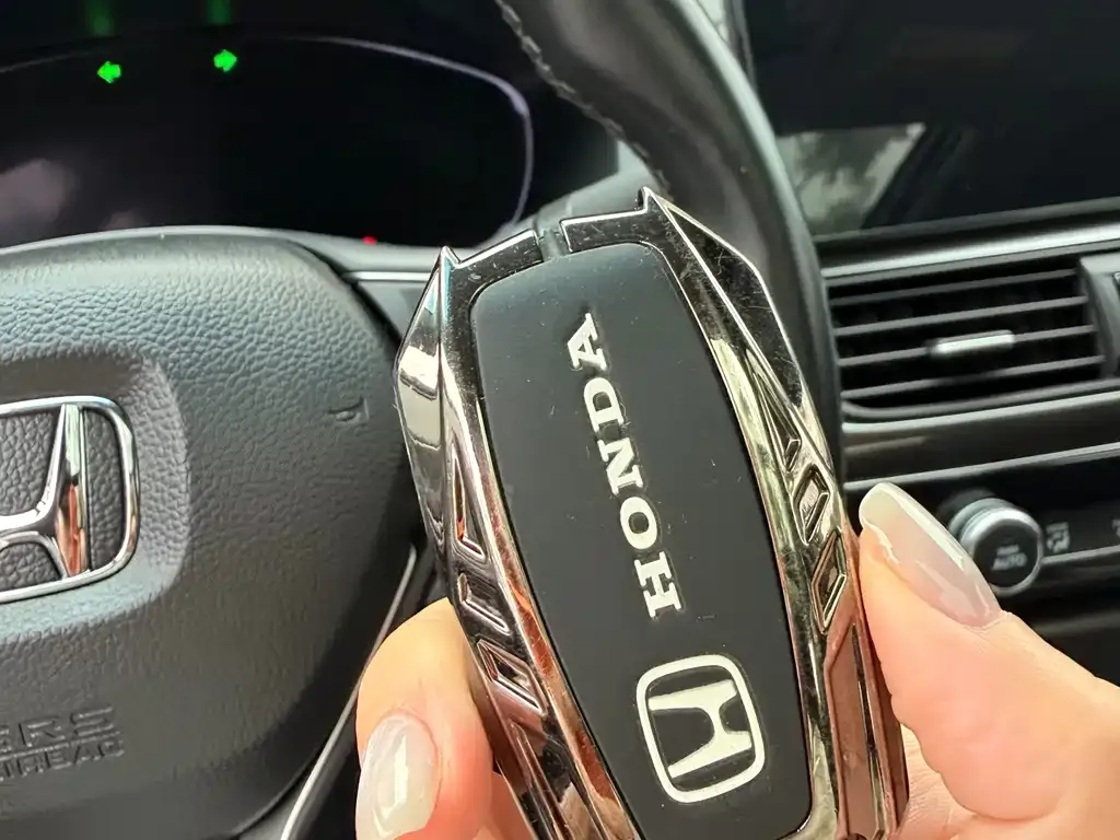 Honda Accord — фото 6