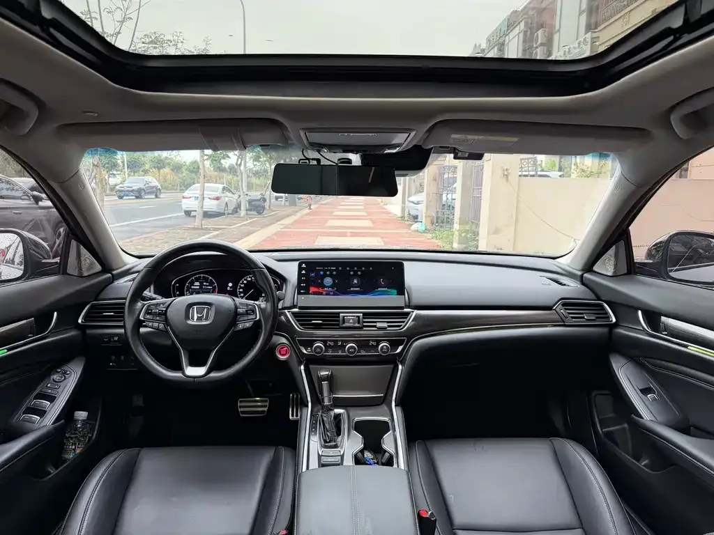 Honda Accord — фото 9
